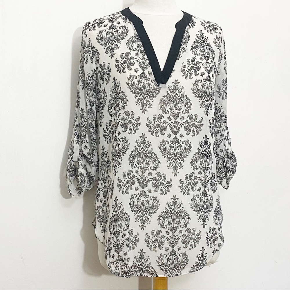 A. BYER sheer print top with contrast trim polyester chiffon tab sleeves M